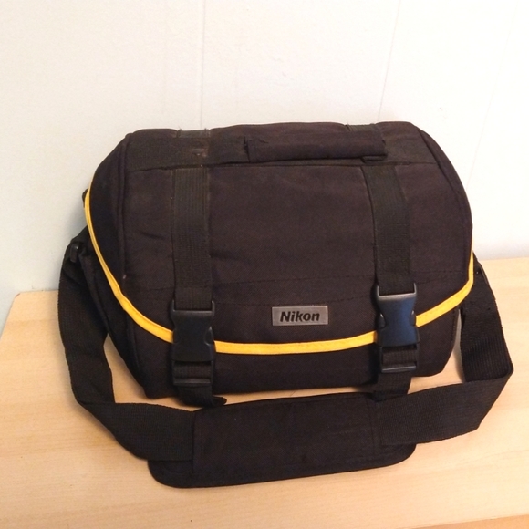 SOLD Nikon Camera Bag Padded Black - Picture 1 of 10